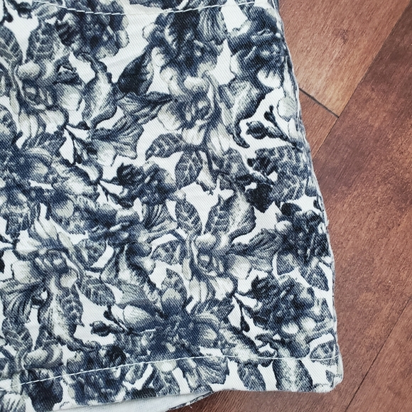 H&M floral denim shorts - Picture 4 of 4